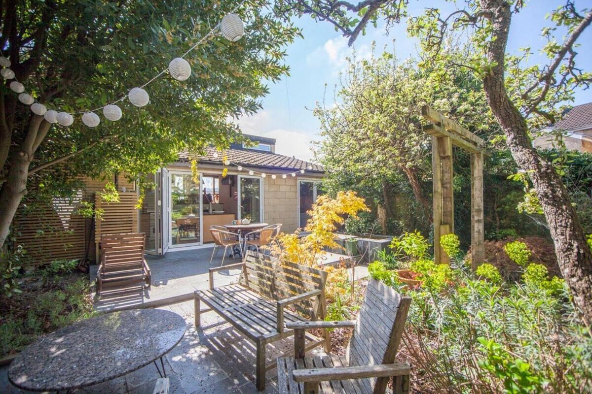 ※ Relaxing Home- Parking & Gorgeous Gardens Бат Экстерьер фото
